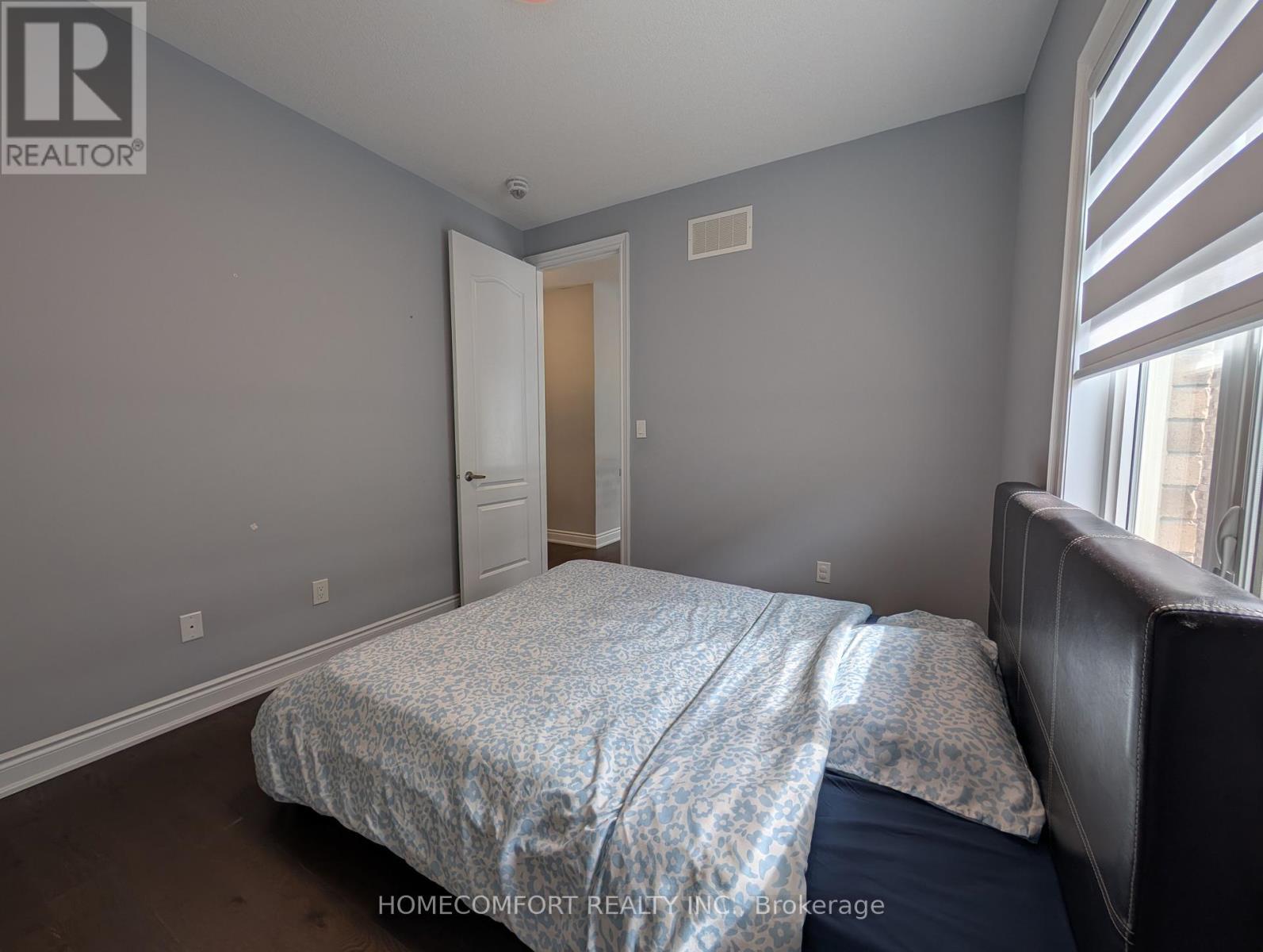 230 Paradelle Drive, Richmond Hill, ON - Indoor Photo Showing Bedroom