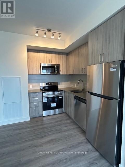 903 - 8020 Derry Road, Milton, ON - Indoor Photo Showing Kitchen