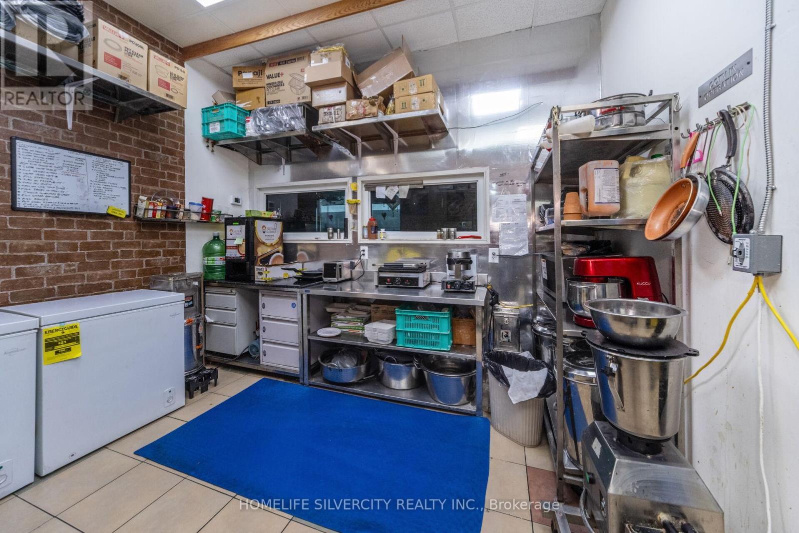 2855 Derry Road E, Mississauga, ON