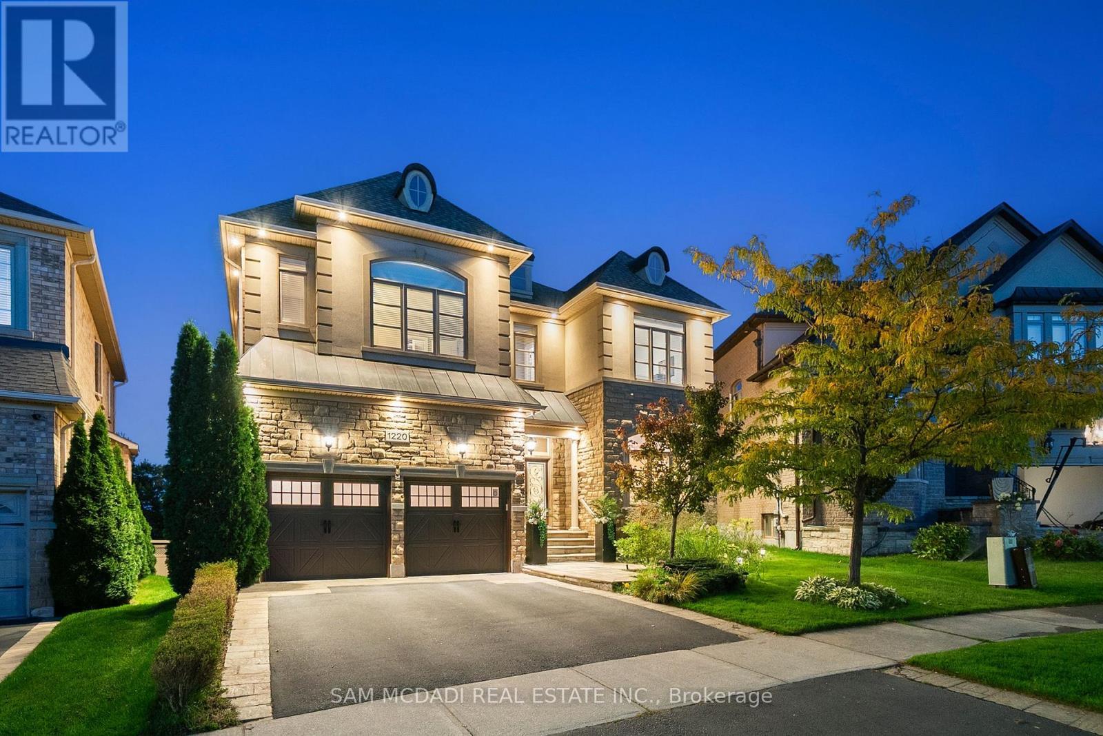 1220 Milna Drive, Oakville, ON - Outdoor With Facade