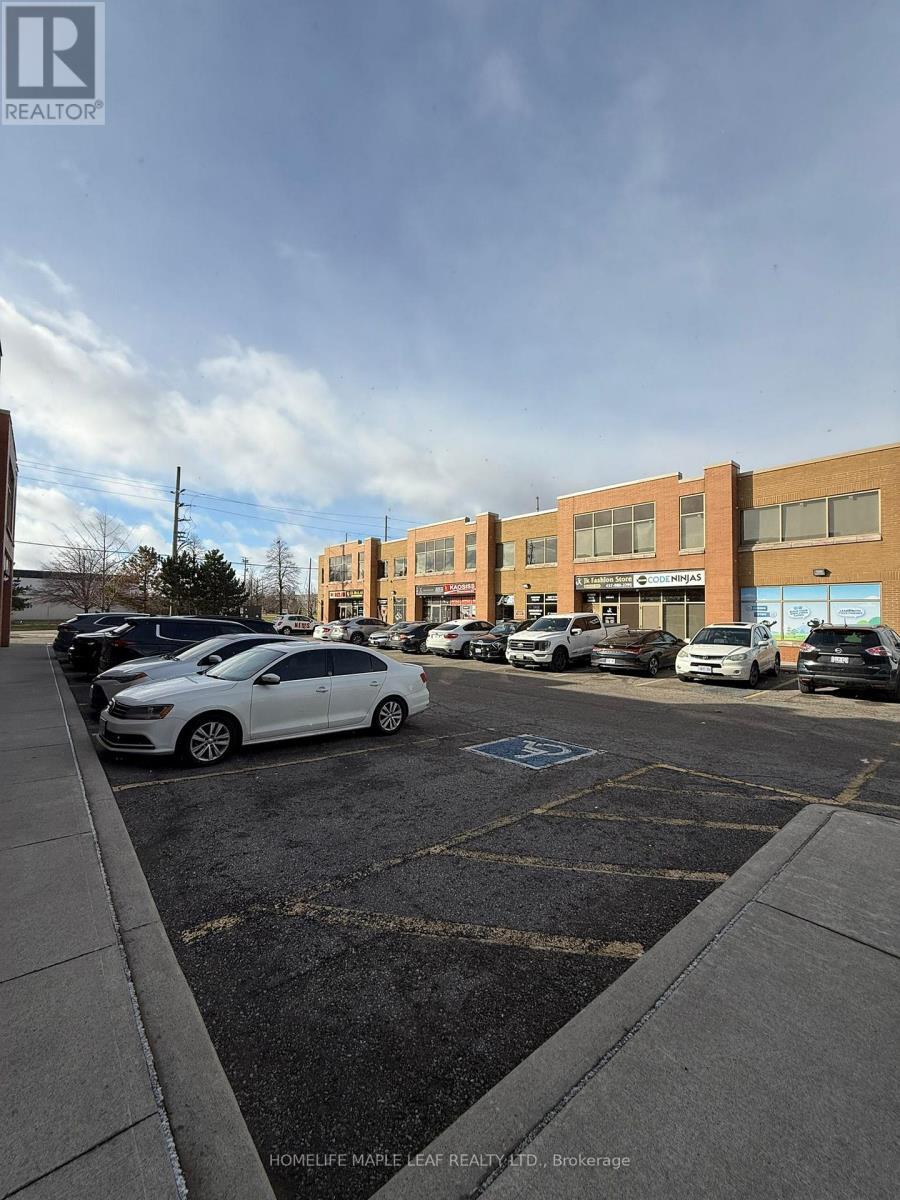 18 - 15 Sun Pac Boulevard, Brampton, ON