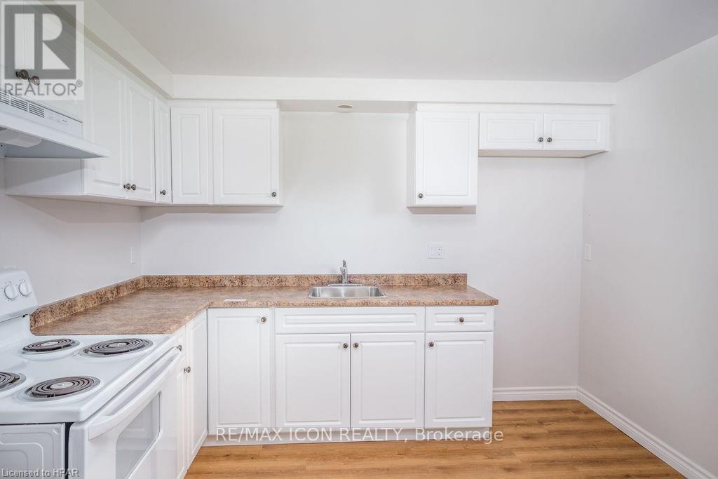 55 Crehan Crescent, Stratford, ON - Indoor Photo Showing Kitchen