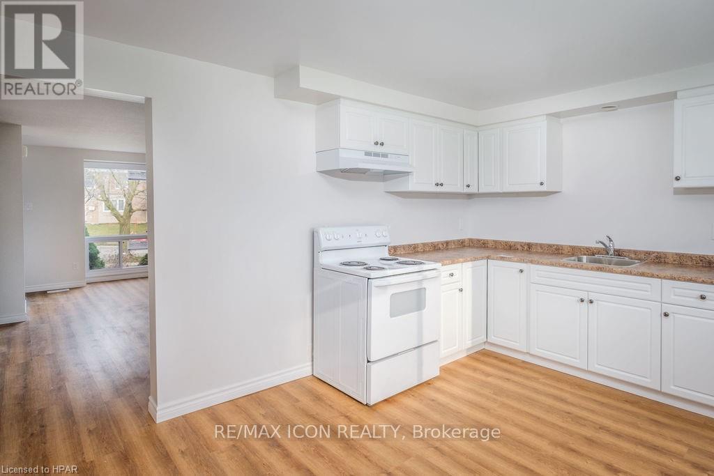 55 Crehan Crescent, Stratford, ON - Indoor Photo Showing Kitchen