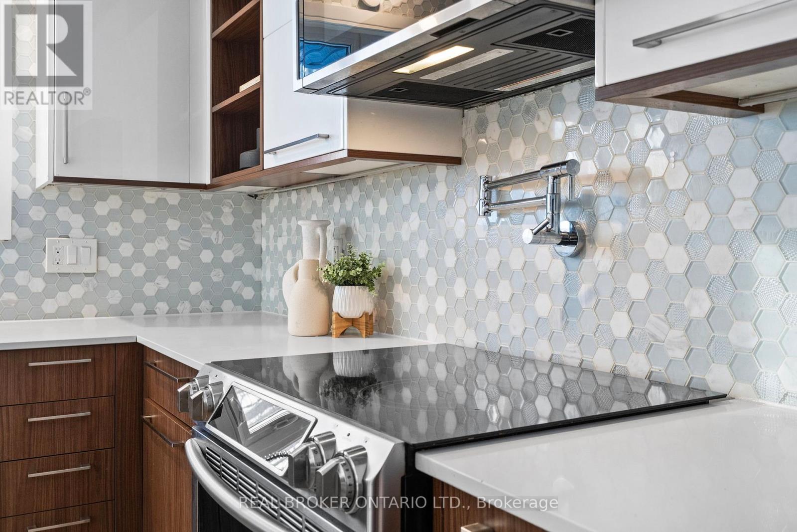 190 Winston Boulevard, Cambridge, ON - Indoor Photo Showing Kitchen