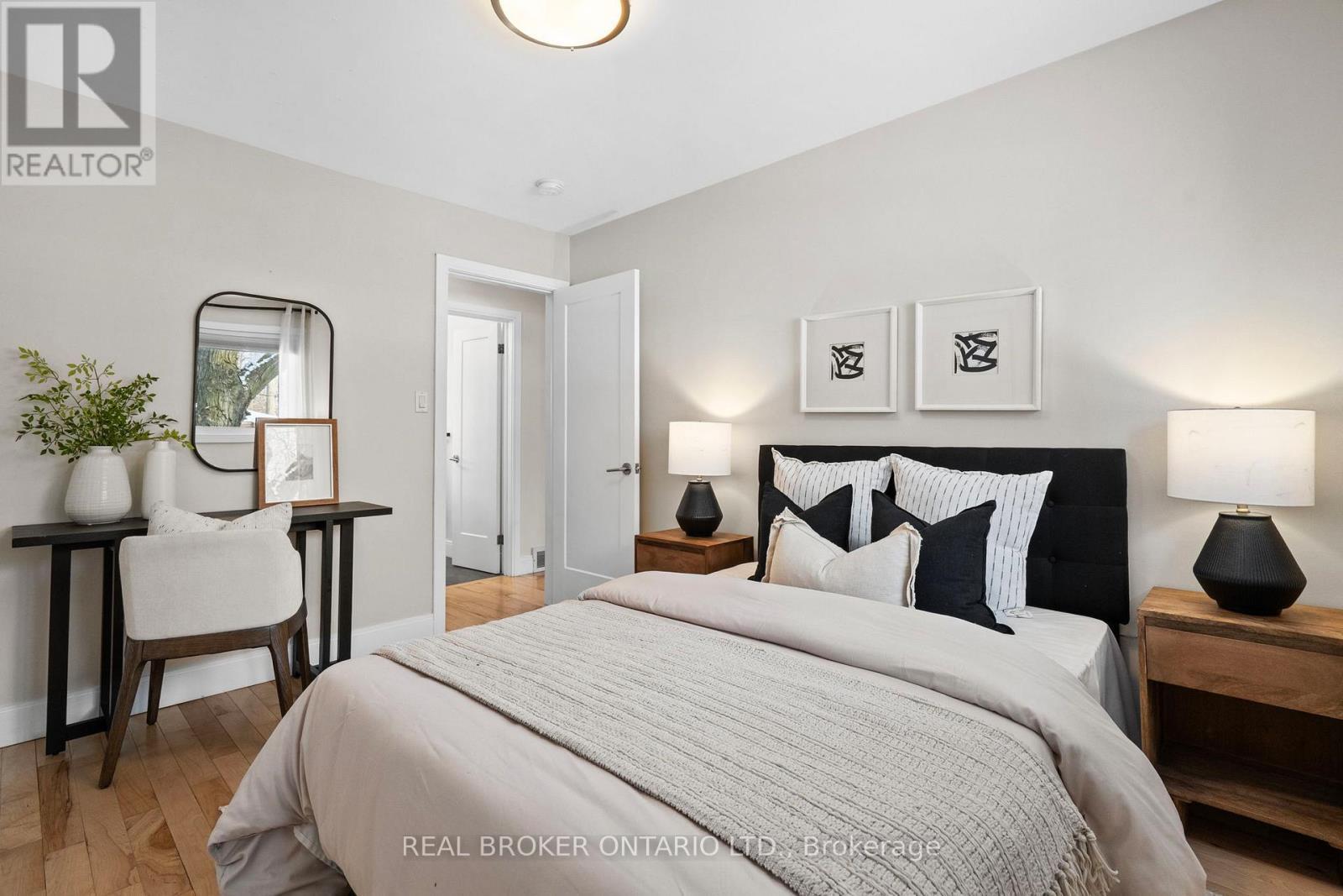190 Winston Boulevard, Cambridge, ON - Indoor Photo Showing Bedroom