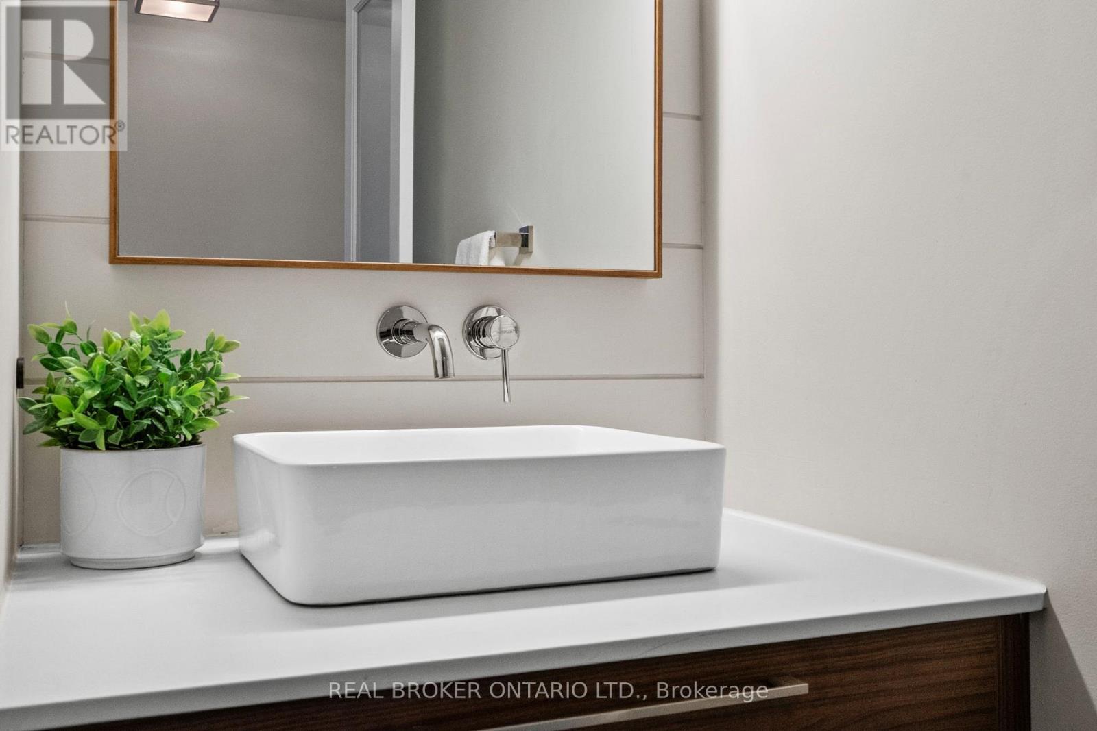 190 Winston Boulevard, Cambridge, ON - Indoor Photo Showing Bathroom