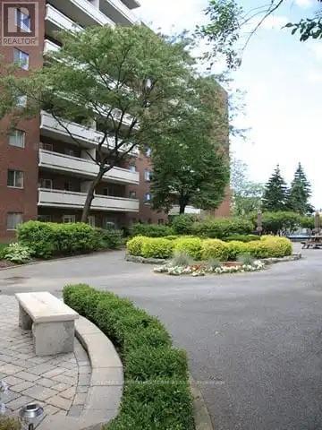 708 - 610 Lake Street, St. Catharines (Lakeport), ON - Outdoor