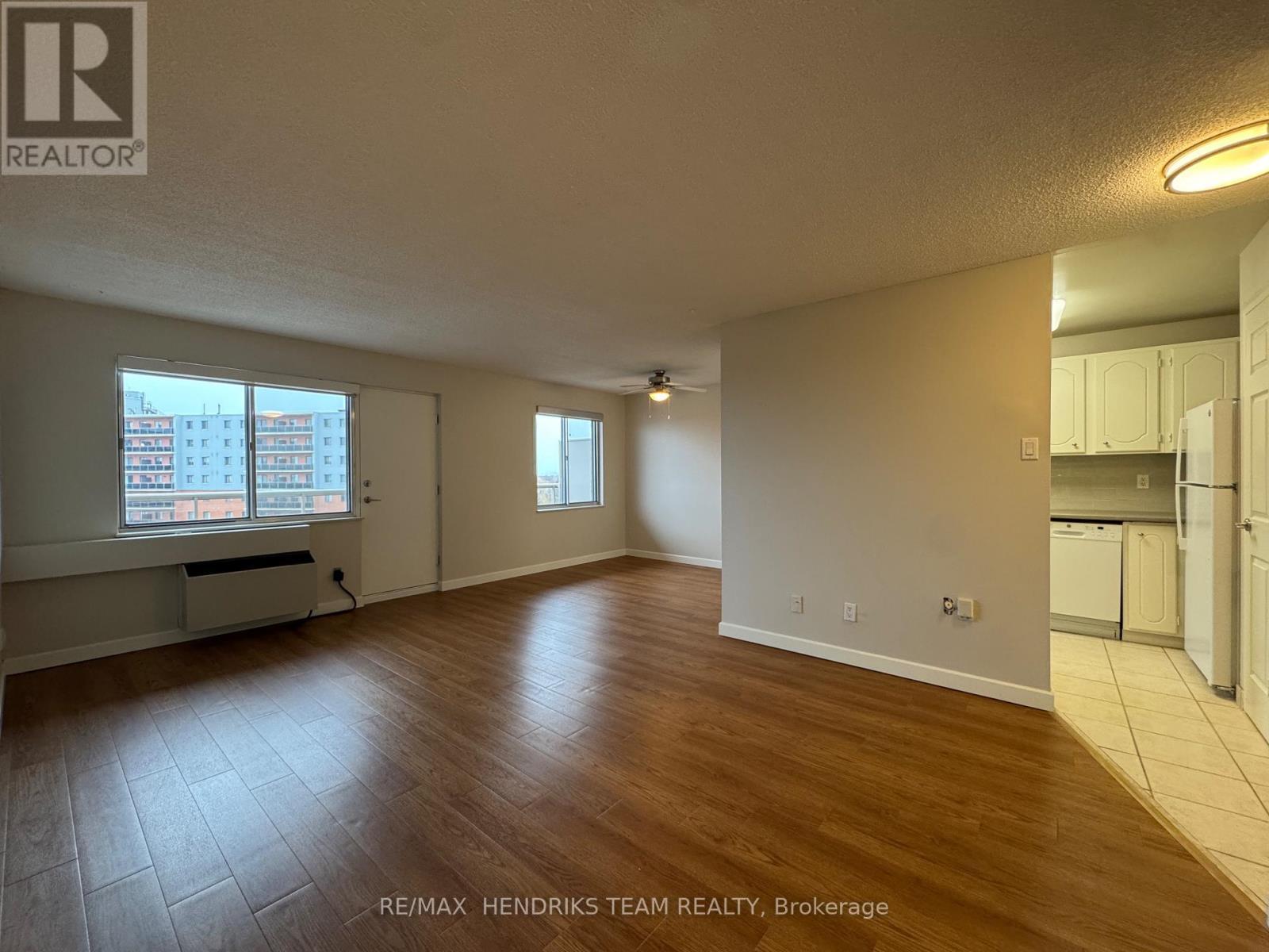 708 - 610 Lake Street, St. Catharines (Lakeport), ON - Indoor