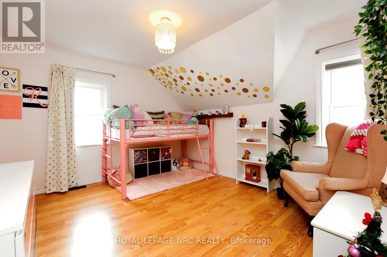 8190 Mud Street, Grimsby, ON - Indoor