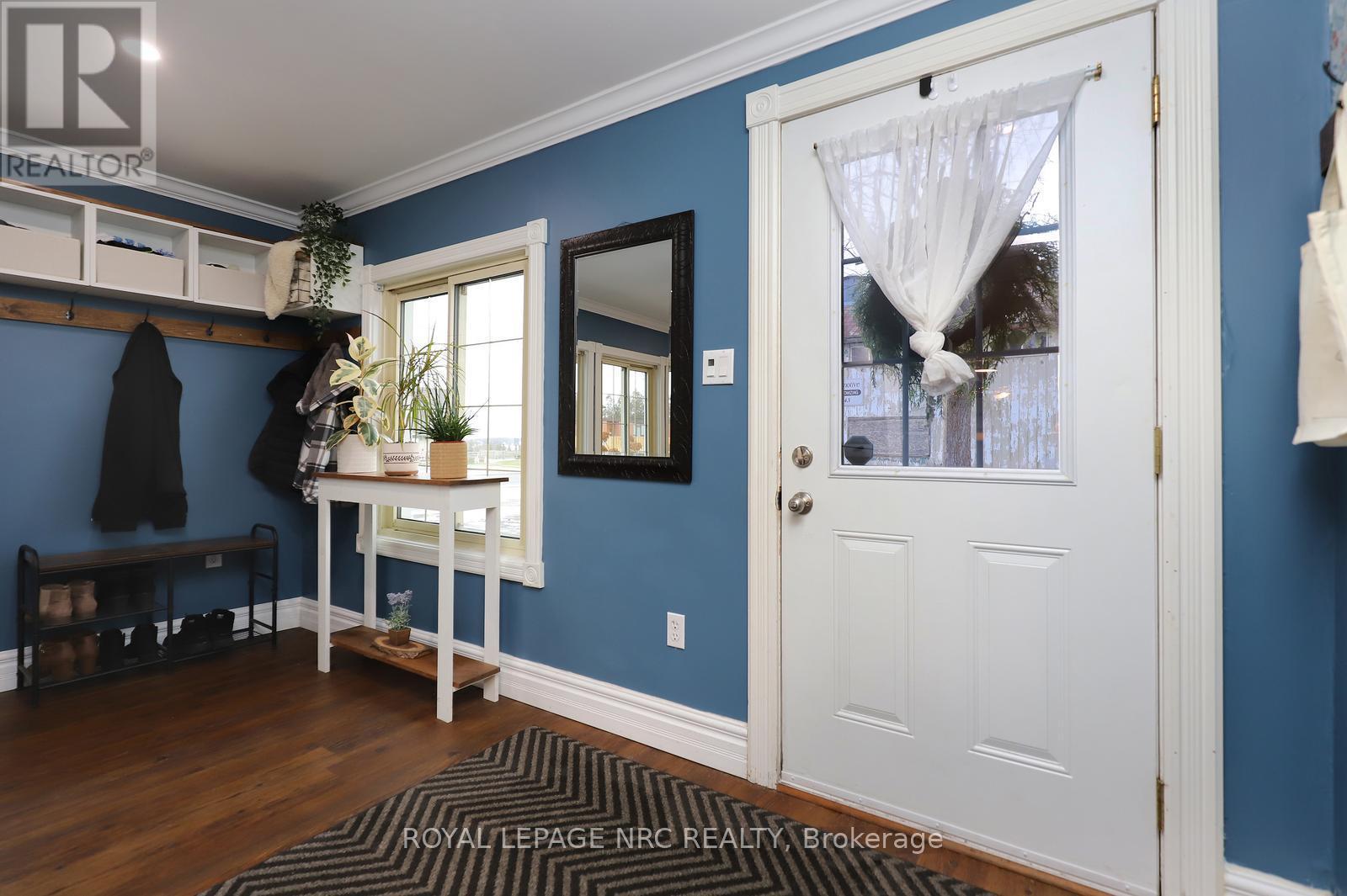 8190 Mud Street, Grimsby, ON - Indoor Photo Showing Other Room