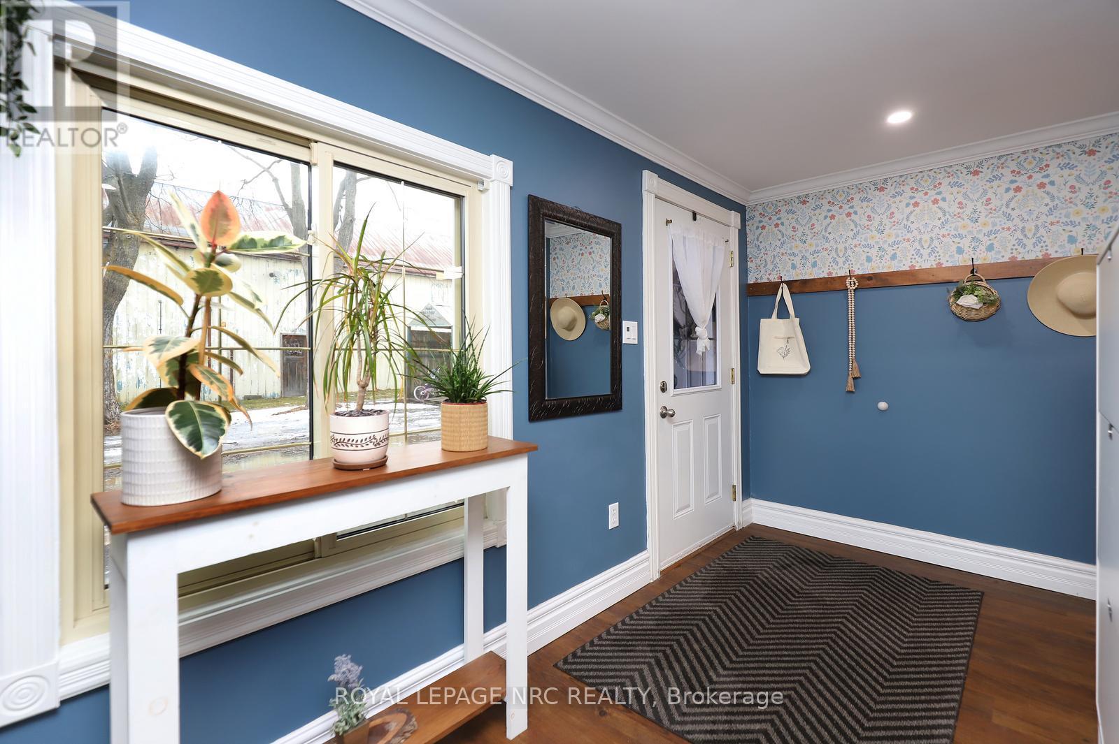 8190 Mud Street, Grimsby, ON - Indoor Photo Showing Other Room