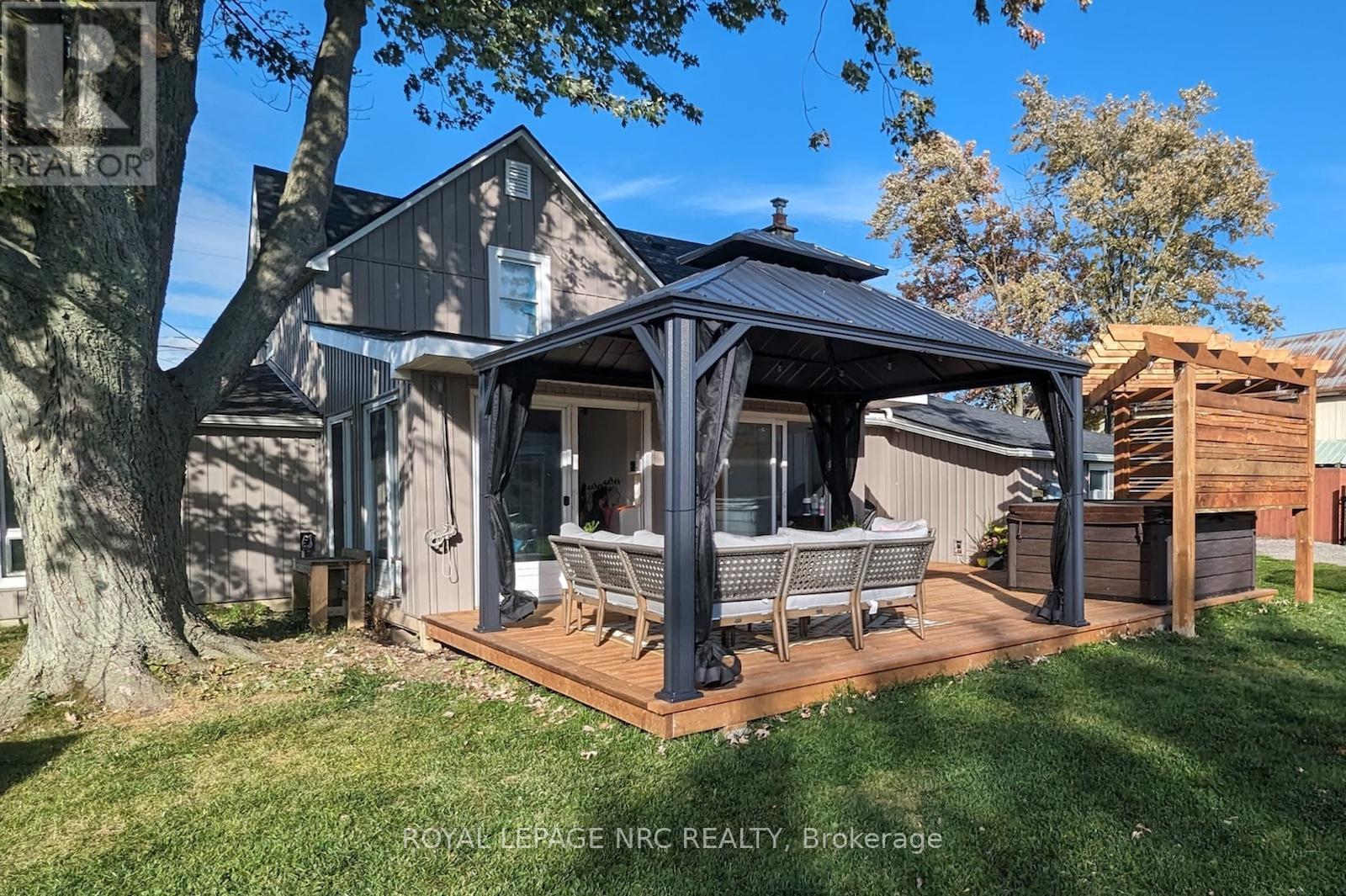 8190 Mud Street, Grimsby, ON - Outdoor