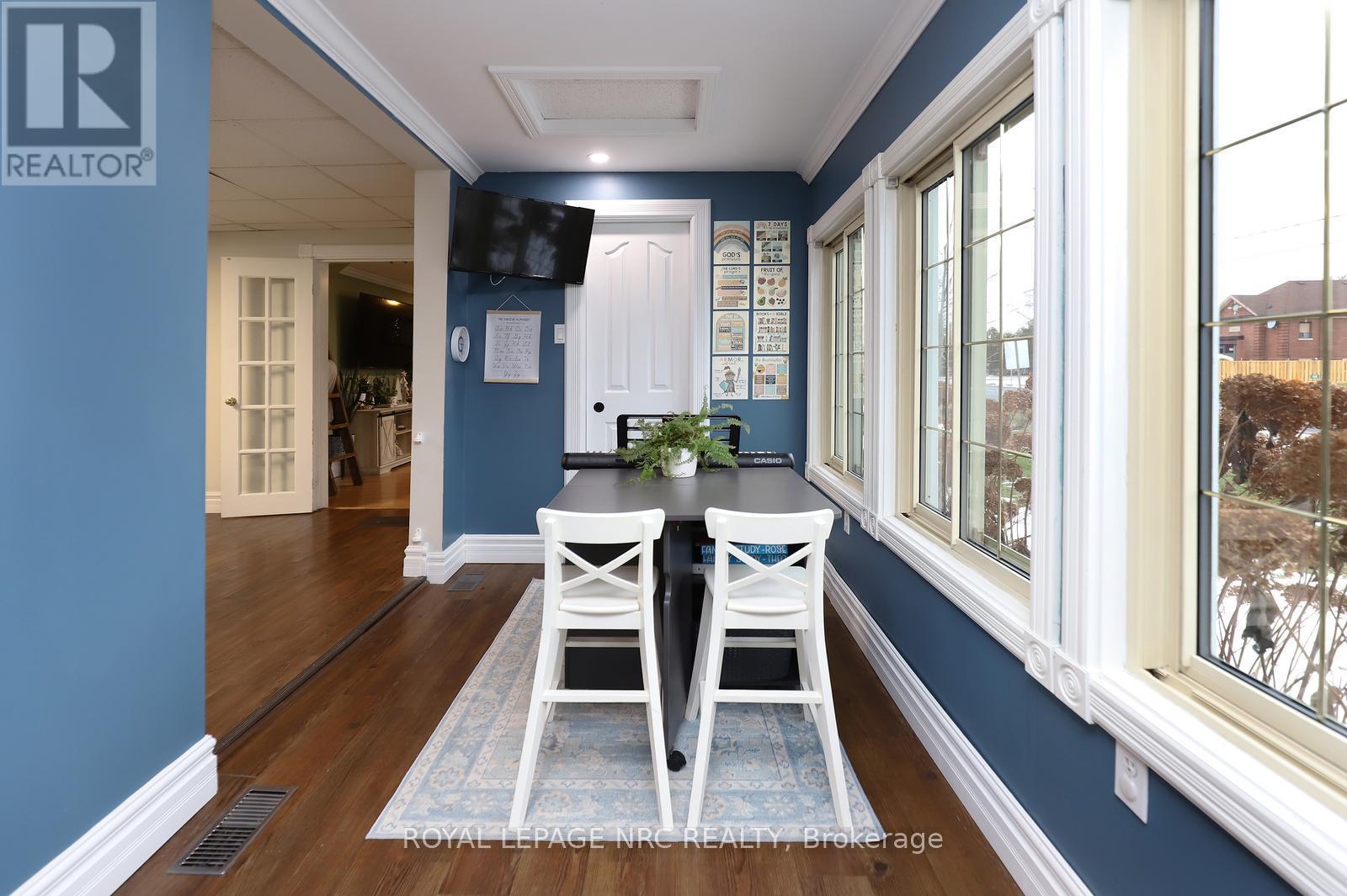 8190 Mud Street, Grimsby, ON - Indoor