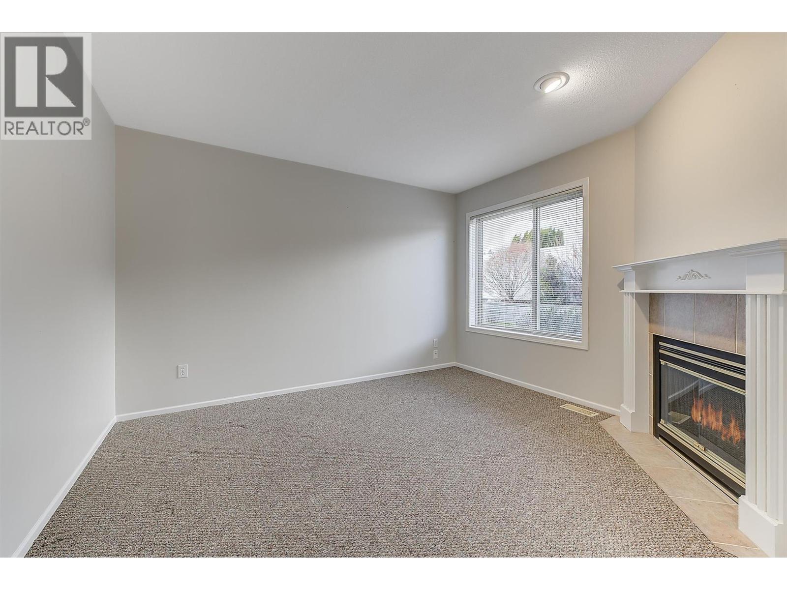 2330 Butt Road Unit# 458, West Kelowna, BC - Indoor With Fireplace