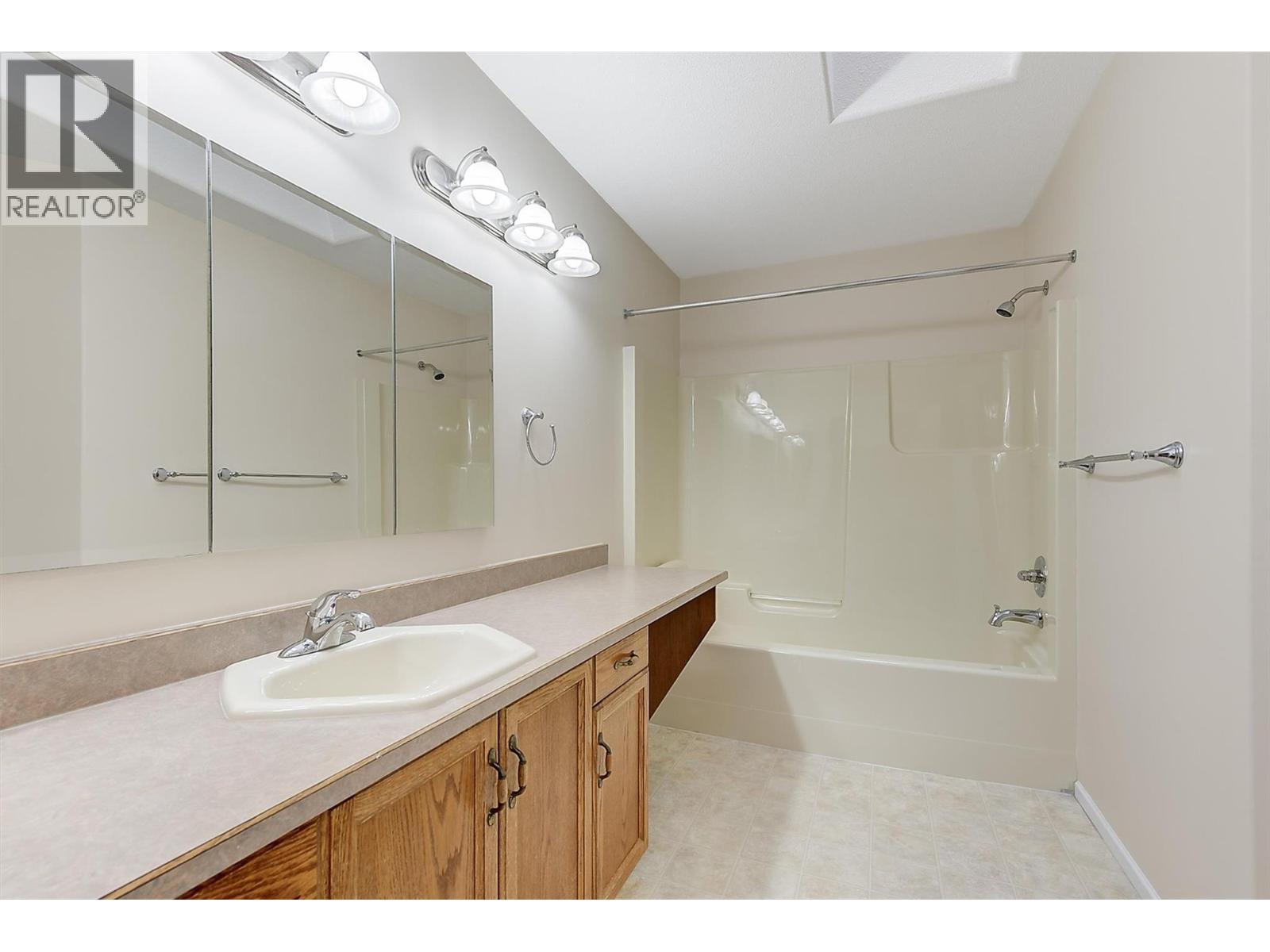 Primary Ensuite - 2330 Butt Road Unit# 458, West Kelowna, BC - Indoor Photo Showing Bathroom