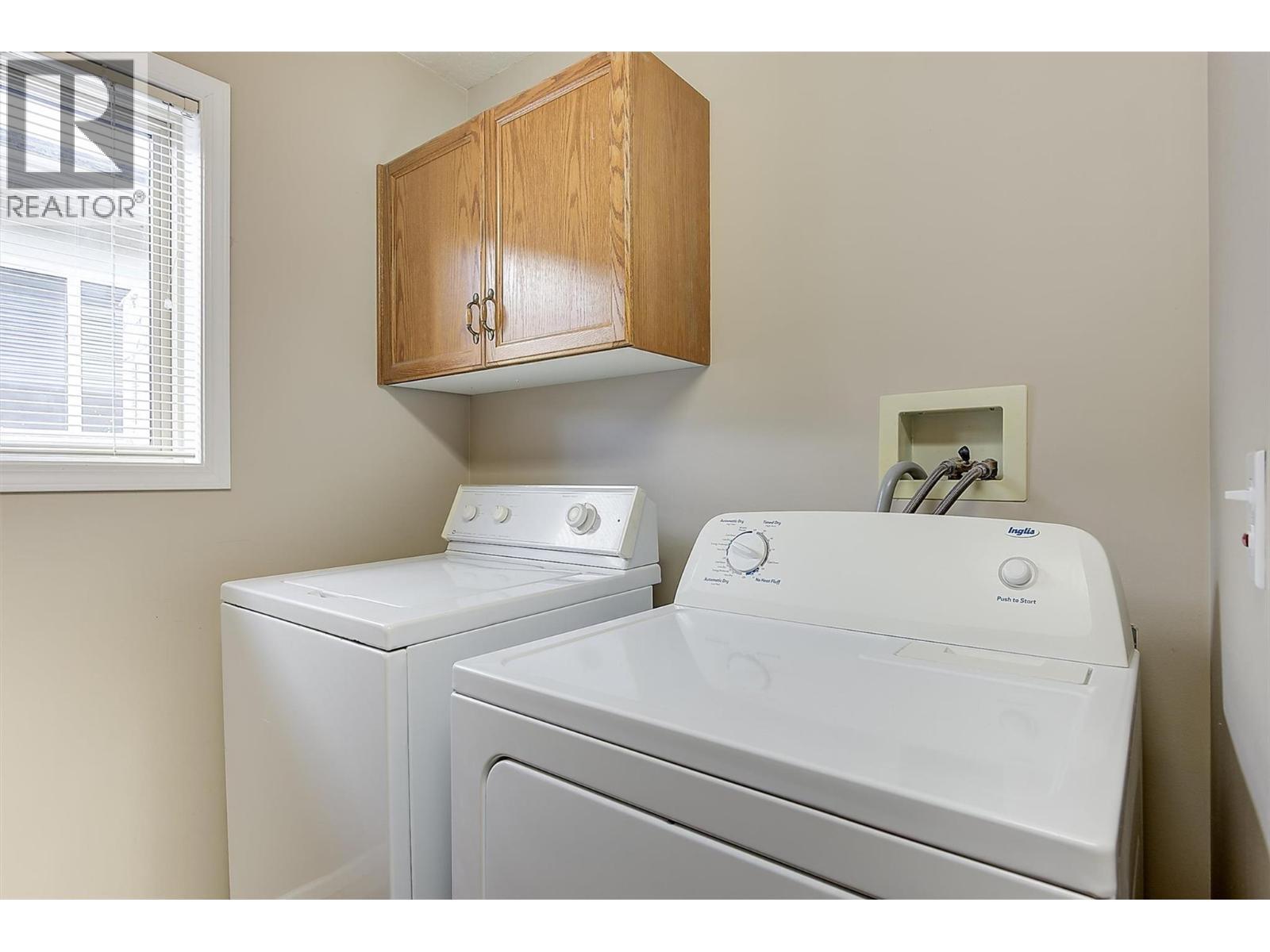 2330 Butt Road Unit# 458, West Kelowna, BC - Indoor Photo Showing Laundry Room