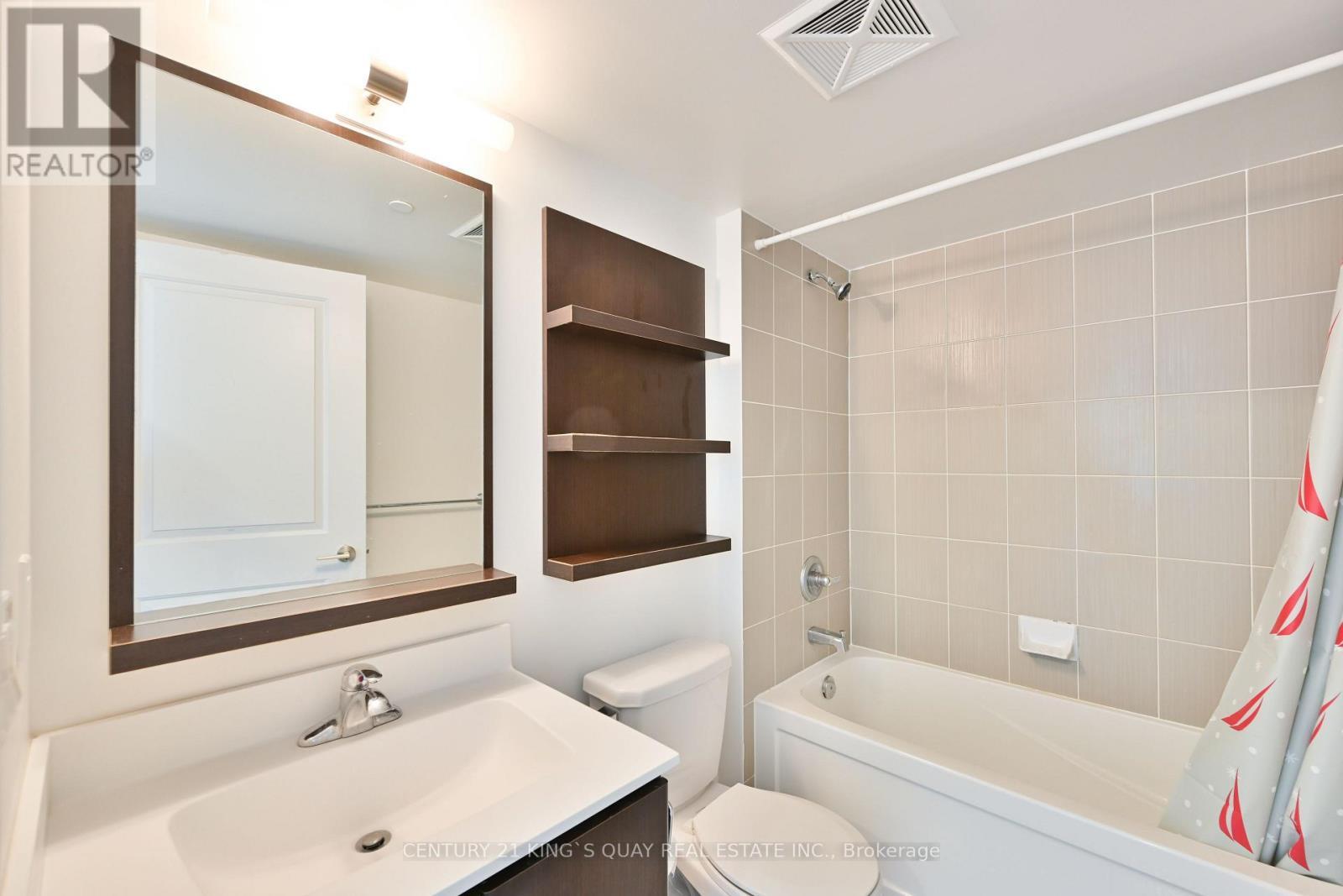1503 - 275 Yorkland Road, Toronto, ON - Indoor Photo Showing Bathroom