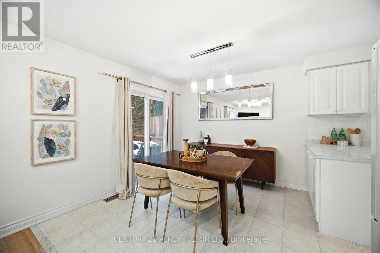 35 Markwood Crescent, Whitby, ON - Indoor Photo Showing Dining Room