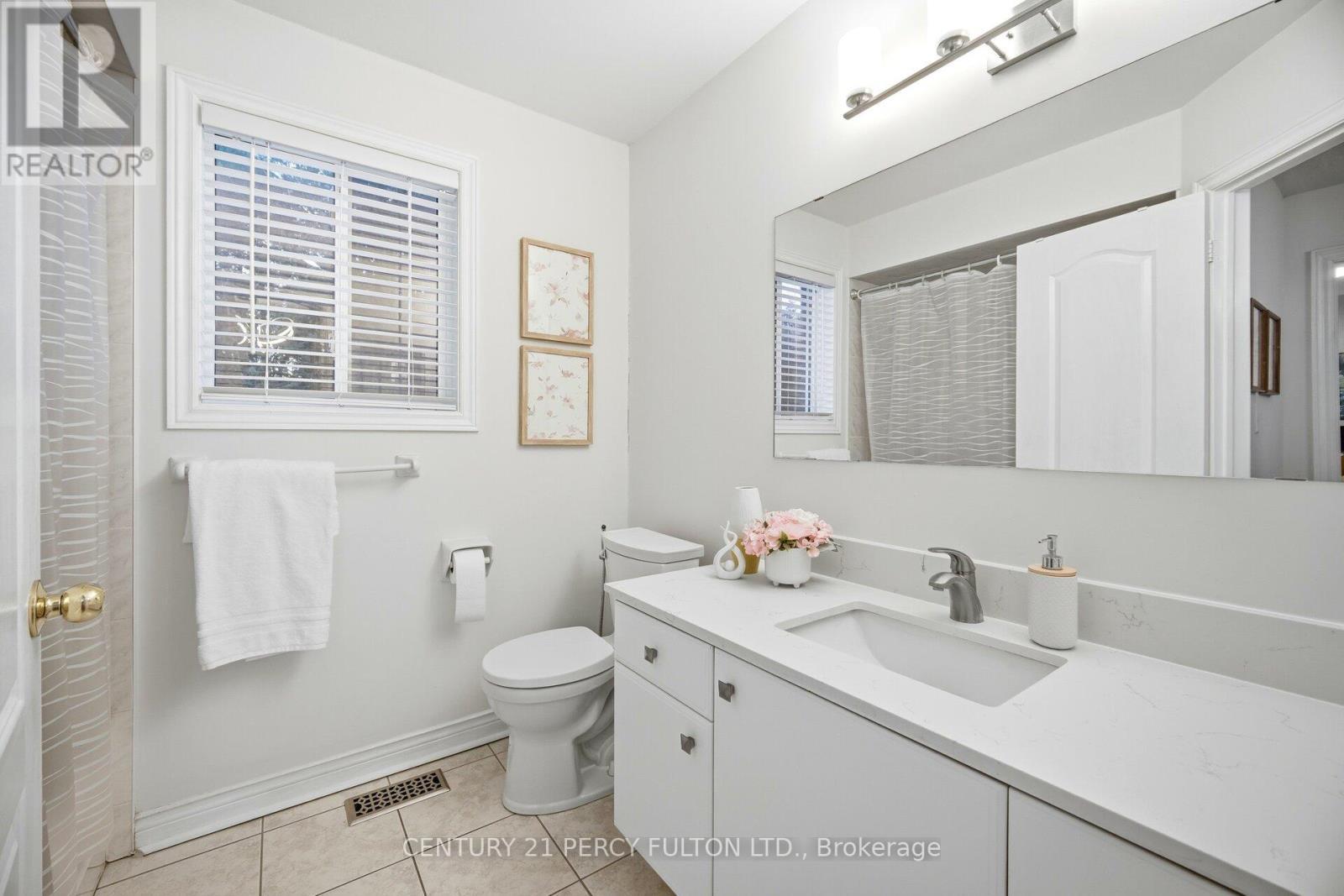 35 Markwood Crescent, Whitby, ON - Indoor Photo Showing Bathroom