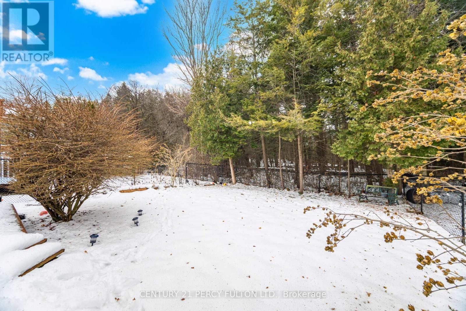 35 Markwood Crescent, Whitby, ON - Outdoor