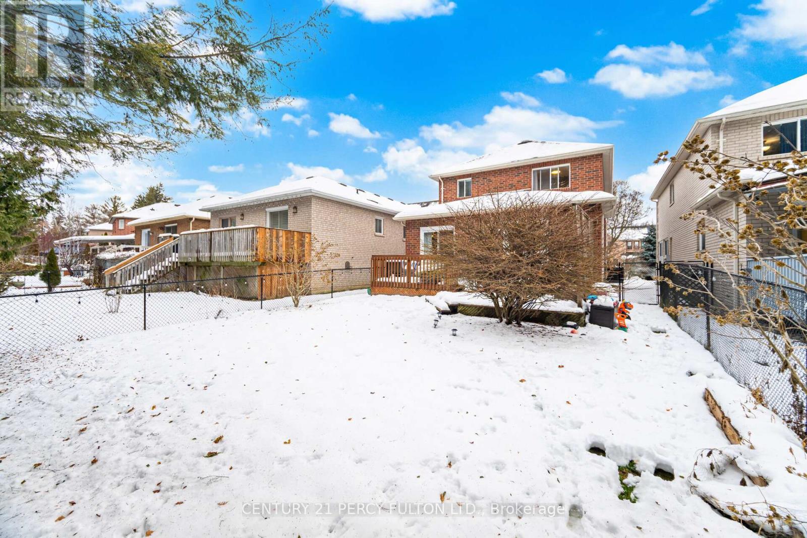 35 Markwood Crescent, Whitby, ON - Outdoor