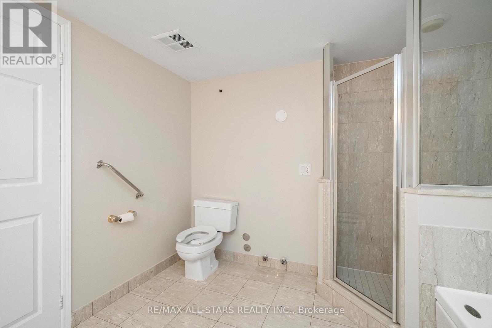 404 - 610 Bullock Drive, Markham, ON - Indoor Photo Showing Bathroom