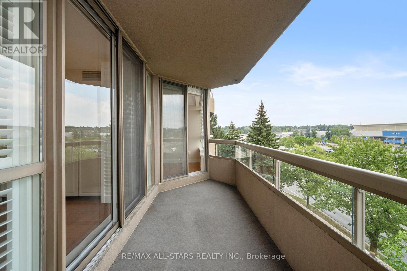 404 - 610 Bullock Drive, Markham, ON - Outdoor With Balcony With Exterior