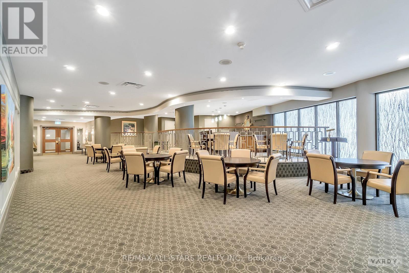 404 - 610 Bullock Drive, Markham, ON - Indoor