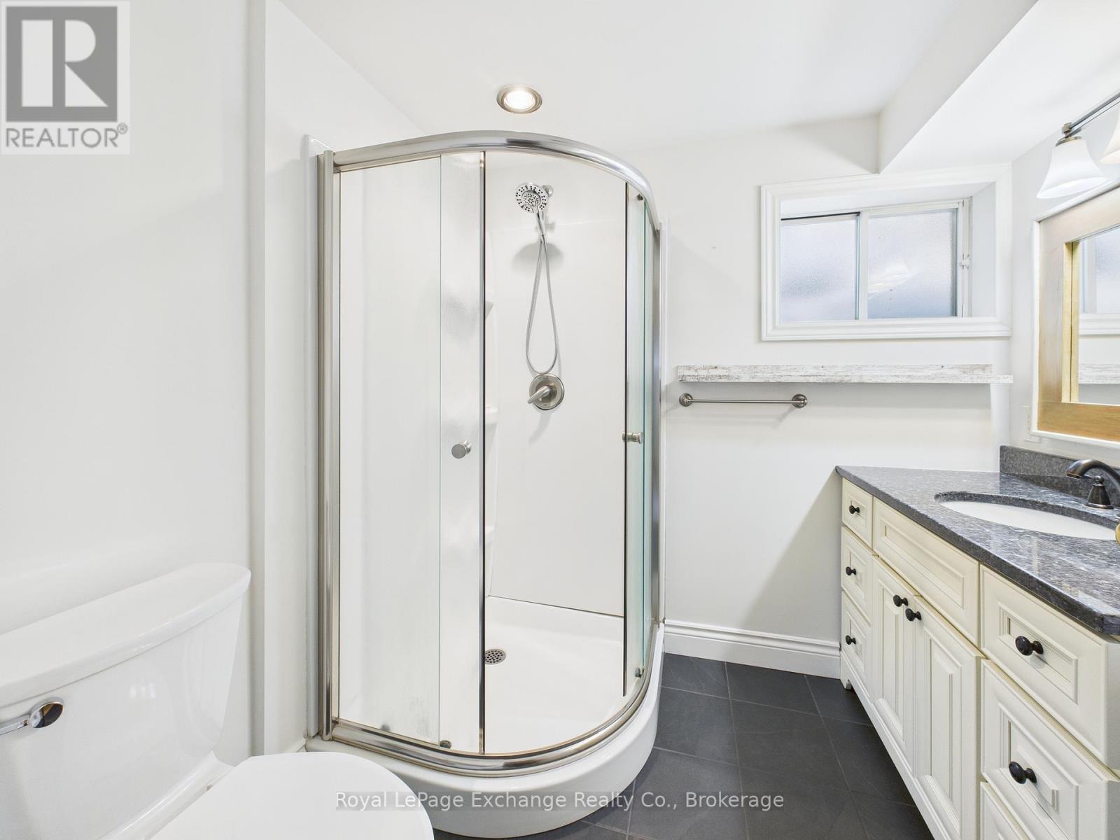 2nd bathroom - 673 Scott Street, Kincardine, ON - Indoor Photo Showing Bathroom