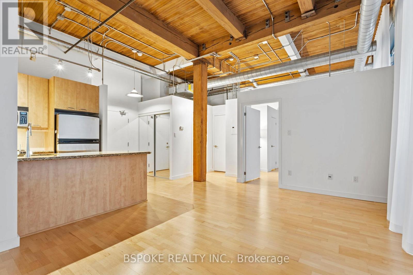 227 - 955 Queen Street W, Toronto, ON - Indoor Photo Showing Kitchen