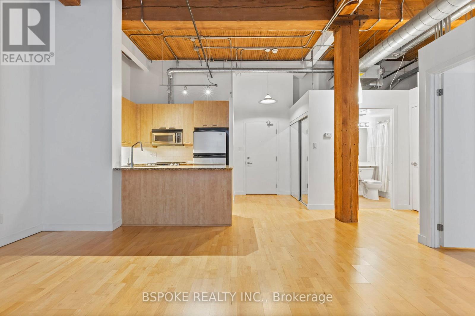 227 - 955 Queen Street W, Toronto, ON - Indoor Photo Showing Kitchen
