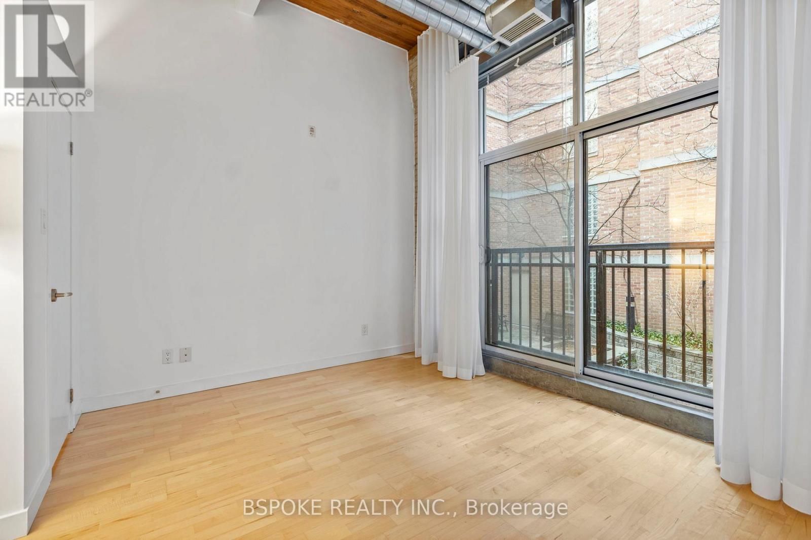 227 - 955 Queen Street W, Toronto, ON - Indoor Photo Showing Other Room