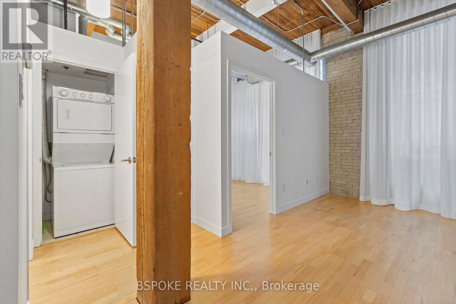 227 - 955 Queen Street W, Toronto, ON - Indoor Photo Showing Laundry Room