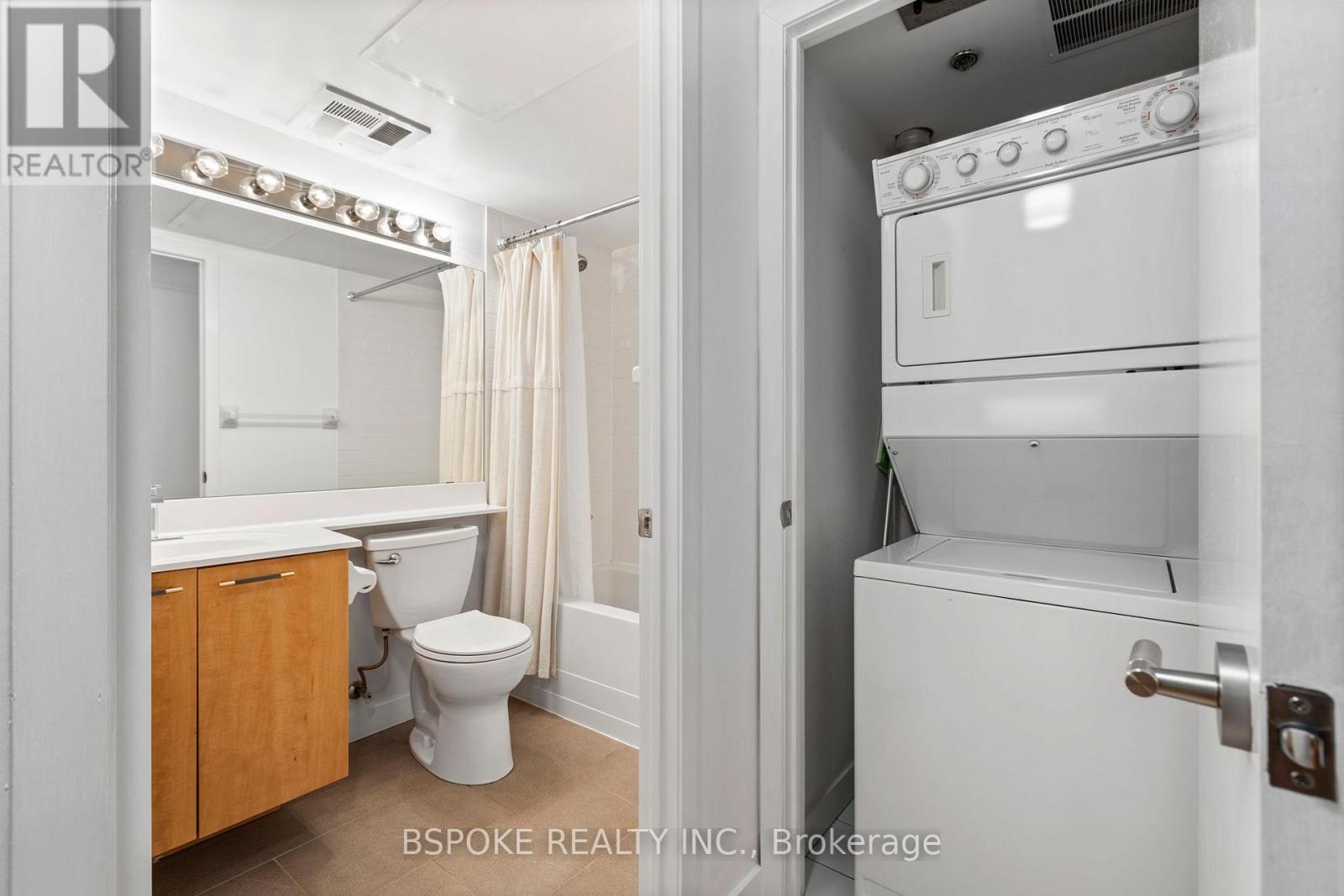 227 - 955 Queen Street W, Toronto, ON - Indoor Photo Showing Laundry Room