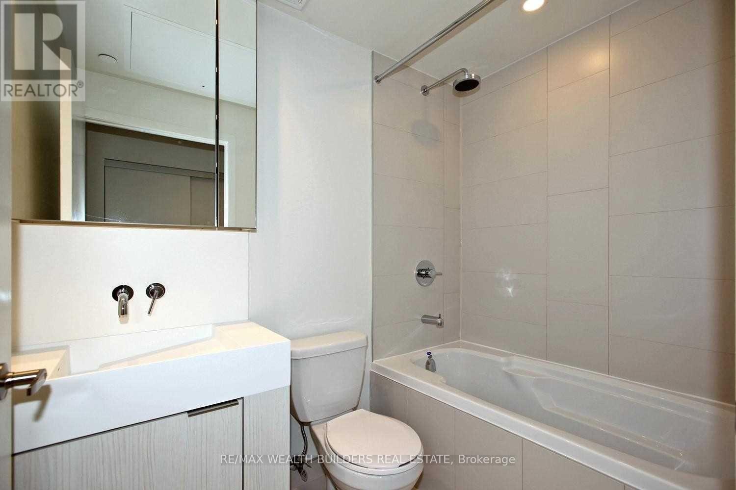 913 - 20 Richardson Street, Toronto, ON - Indoor Photo Showing Bathroom