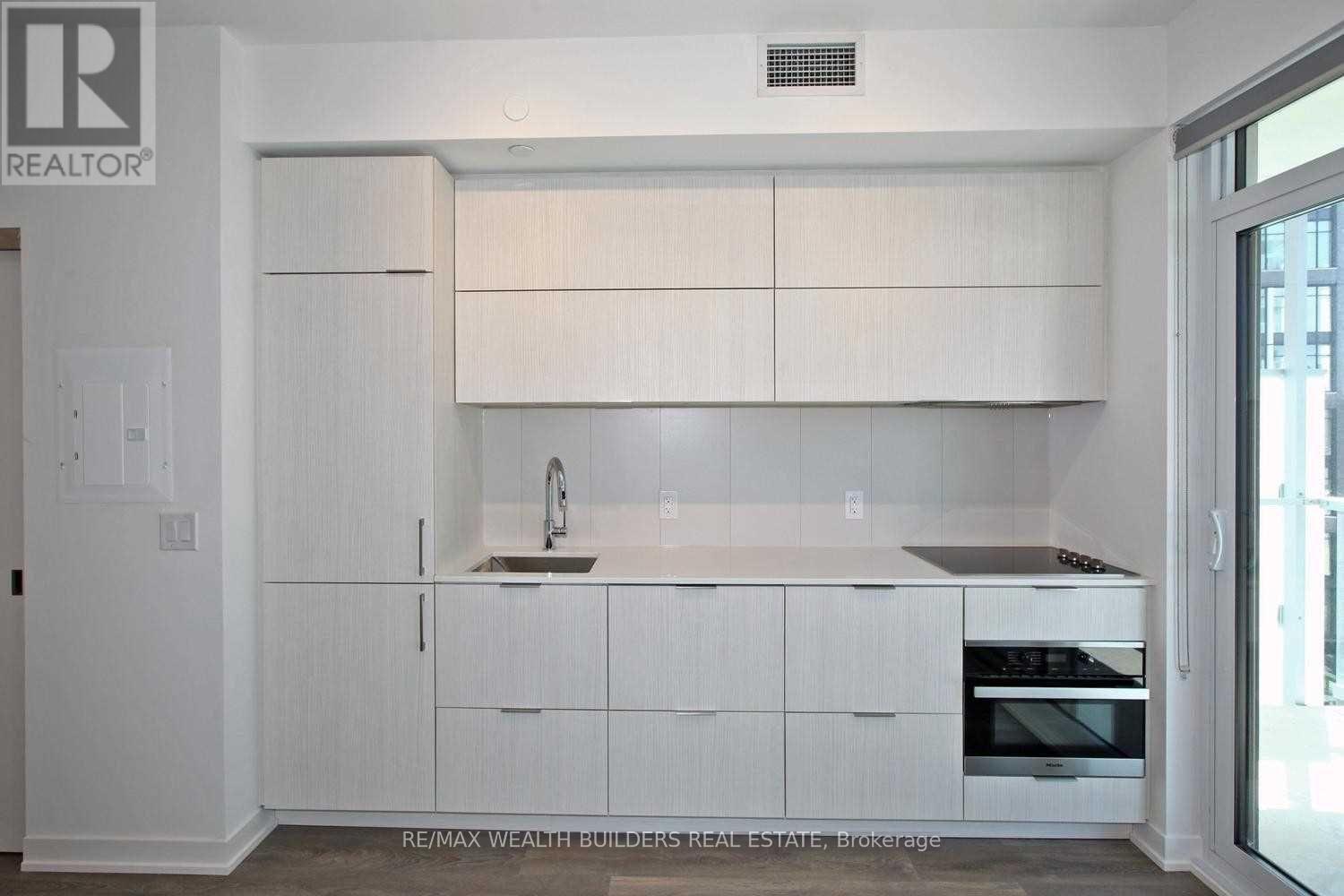 913 - 20 Richardson Street, Toronto, ON - Indoor