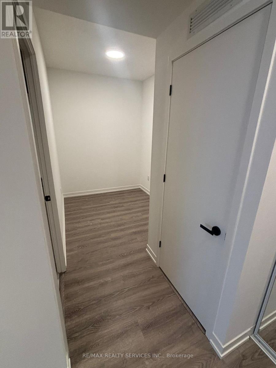 2807 - 8 Interchange Way, Vaughan, ON - Indoor Photo Showing Other Room