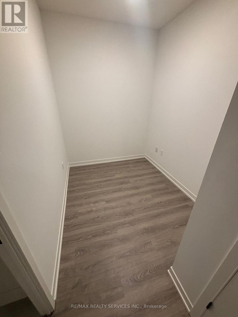 2807 - 8 Interchange Way, Vaughan, ON - Indoor Photo Showing Other Room