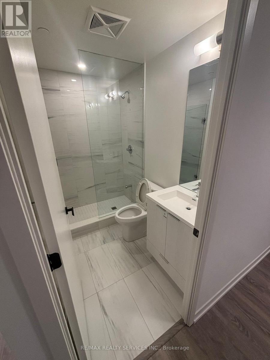 2807 - 8 Interchange Way, Vaughan, ON - Indoor Photo Showing Bathroom