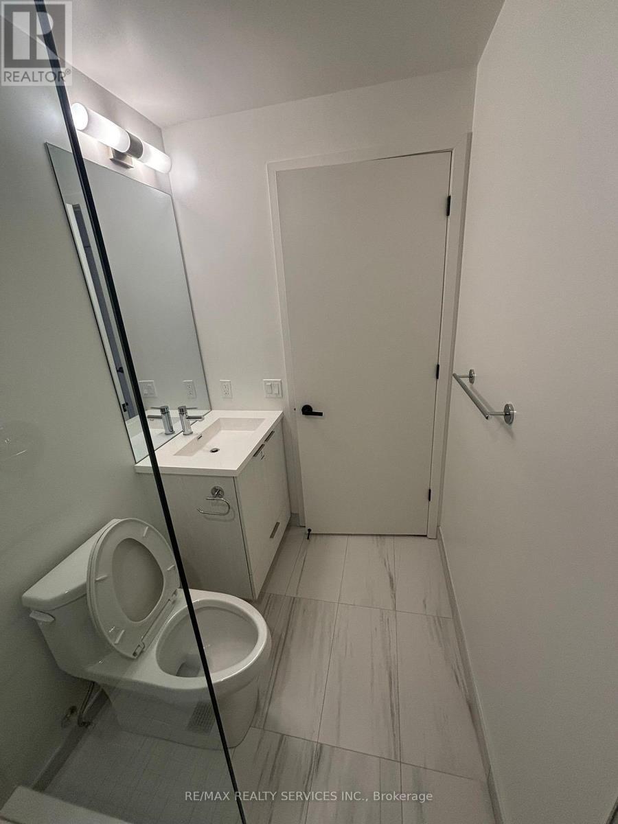 2807 - 8 Interchange Way, Vaughan, ON - Indoor