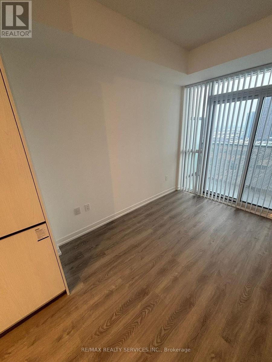 2807 - 8 Interchange Way, Vaughan, ON - Indoor Photo Showing Other Room