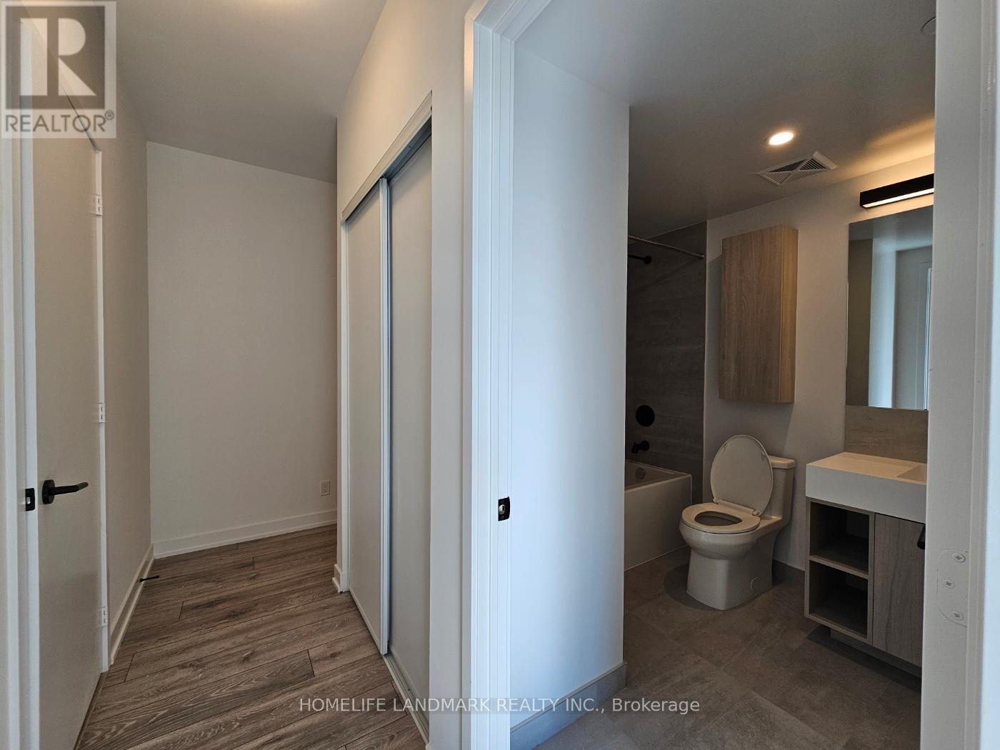 3710 - 108 Peter Street, Toronto, ON - Indoor Photo Showing Bathroom