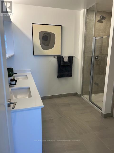 Ph06 - 5105 Hurontario Street, Mississauga, ON - Indoor Photo Showing Bathroom