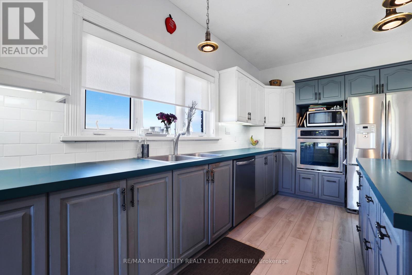 704 Clifford Side Road, Mcnab/Braeside, ON