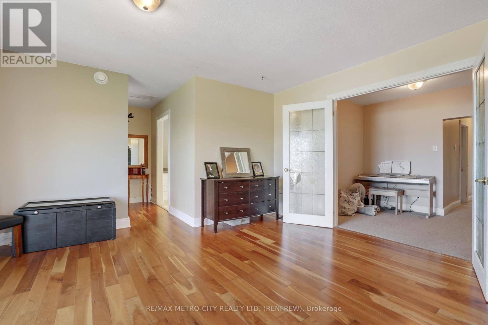 704 Clifford Side Road, Mcnab/Braeside, ON