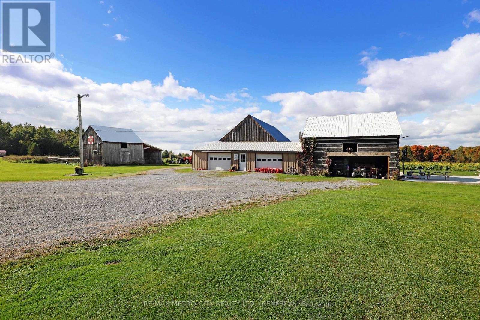 704 Clifford Side Road, Mcnab/Braeside, ON