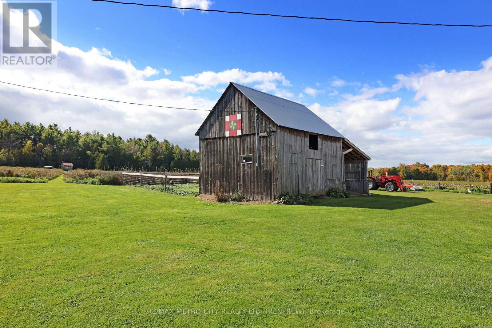 704 Clifford Side Road, Mcnab/Braeside, ON