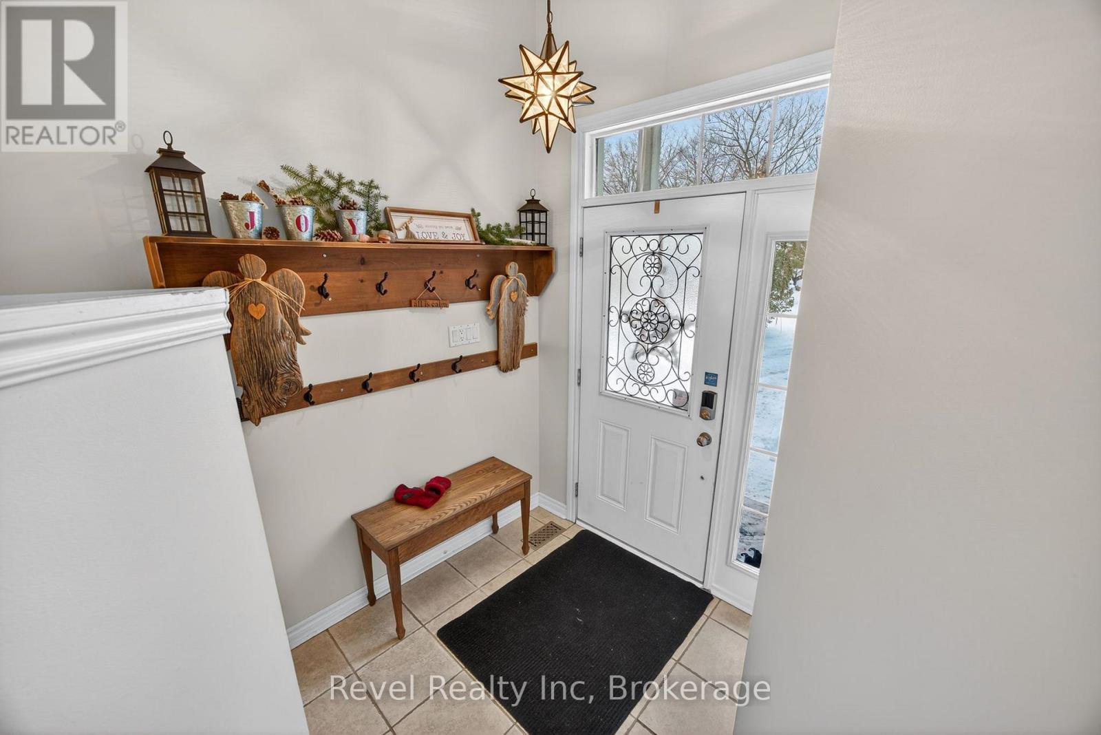 61 Rue Vanier, Tiny, ON - Indoor Photo Showing Other Room