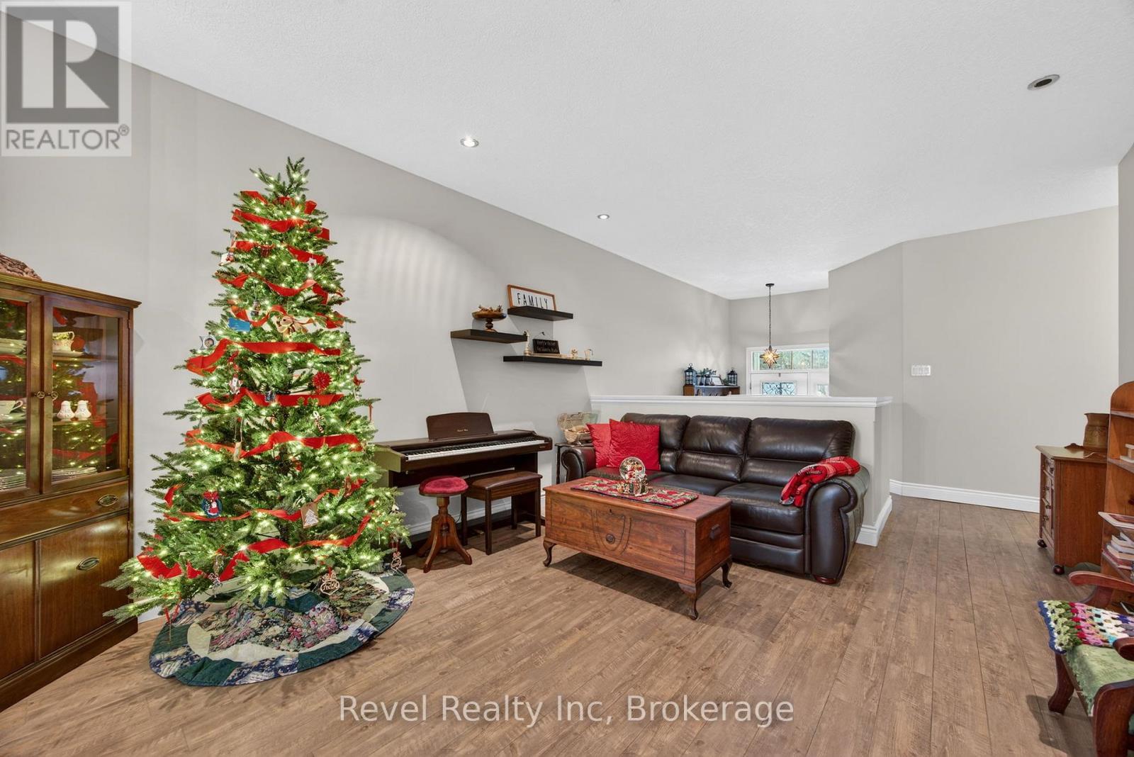 61 Rue Vanier, Tiny, ON - Indoor