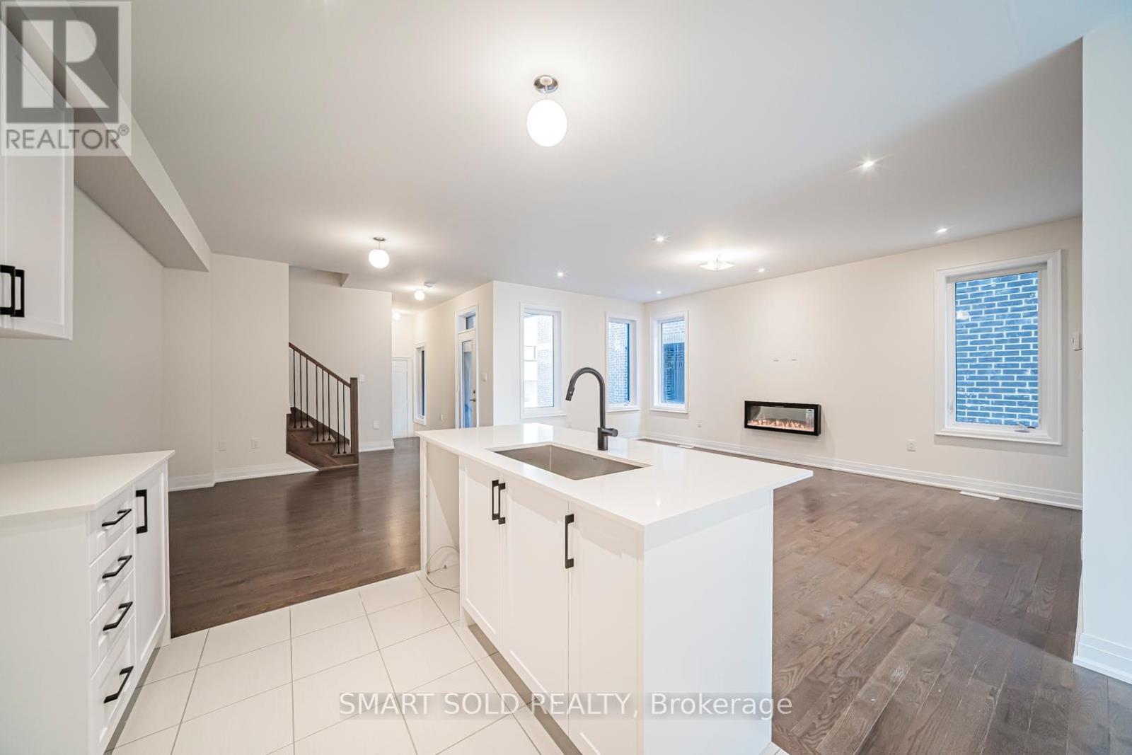 40 Mindanao Avenue, Markham, ON - Indoor Photo Showing Kitchen